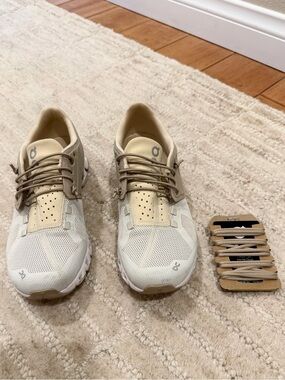 On Cloud 5 Women’s Sneakers Size 6 Beige White Slip-On Running Shoe